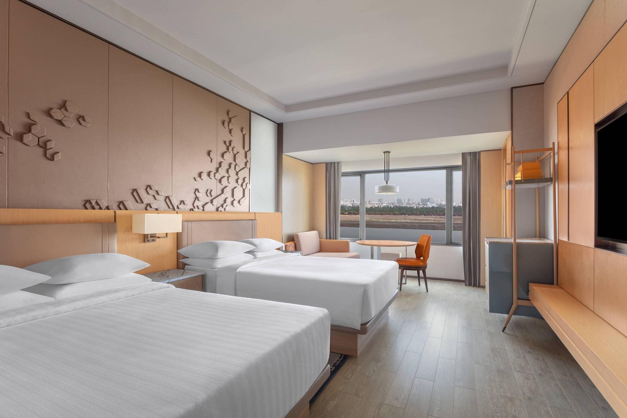 Surat Marriott Hotel מראה חיצוני תמונה