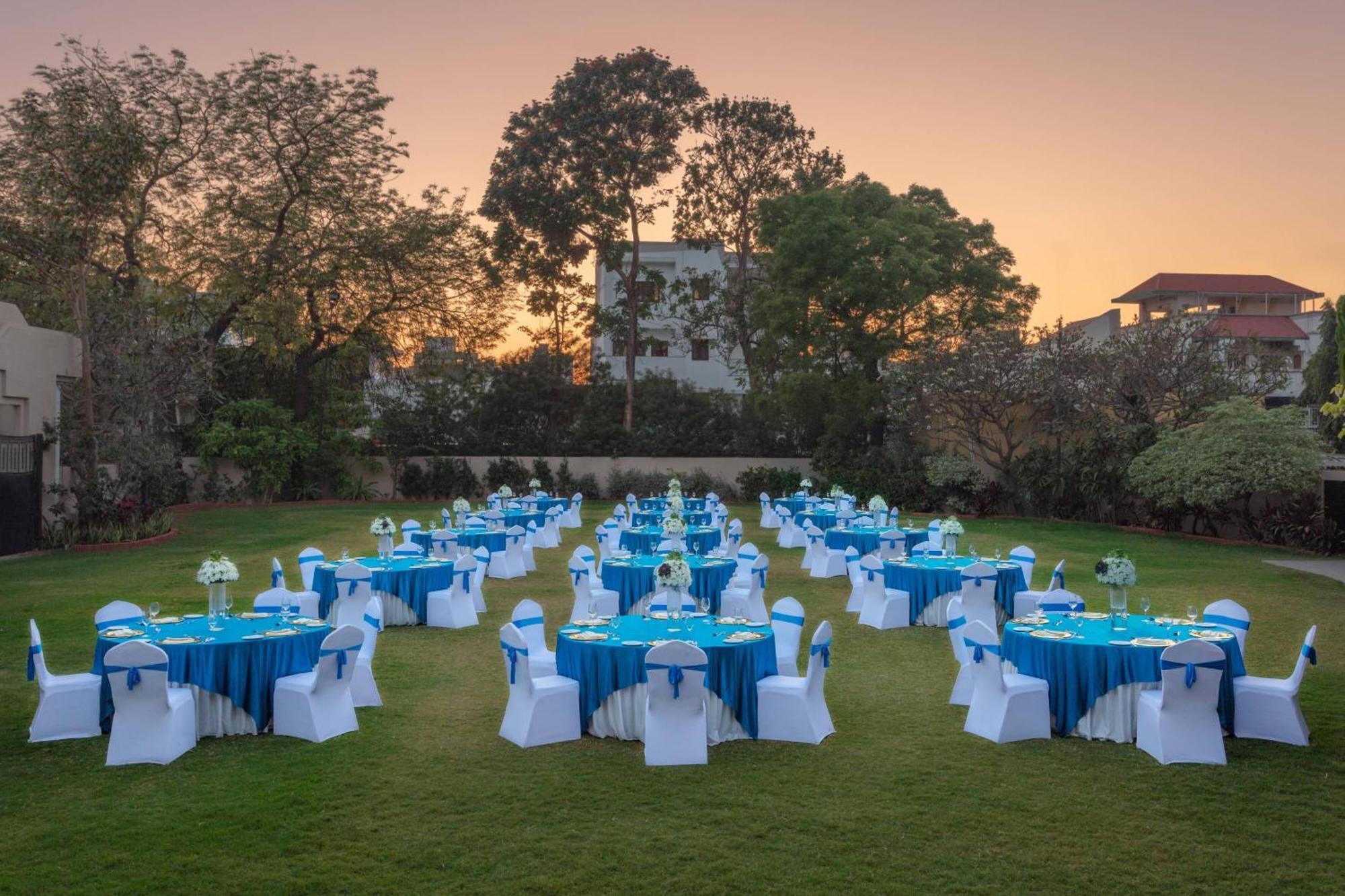 Surat Marriott Hotel מראה חיצוני תמונה