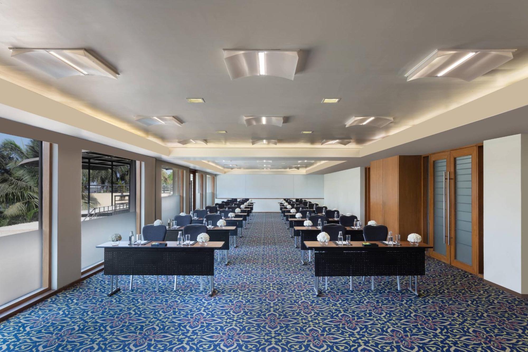 Surat Marriott Hotel מראה חיצוני תמונה