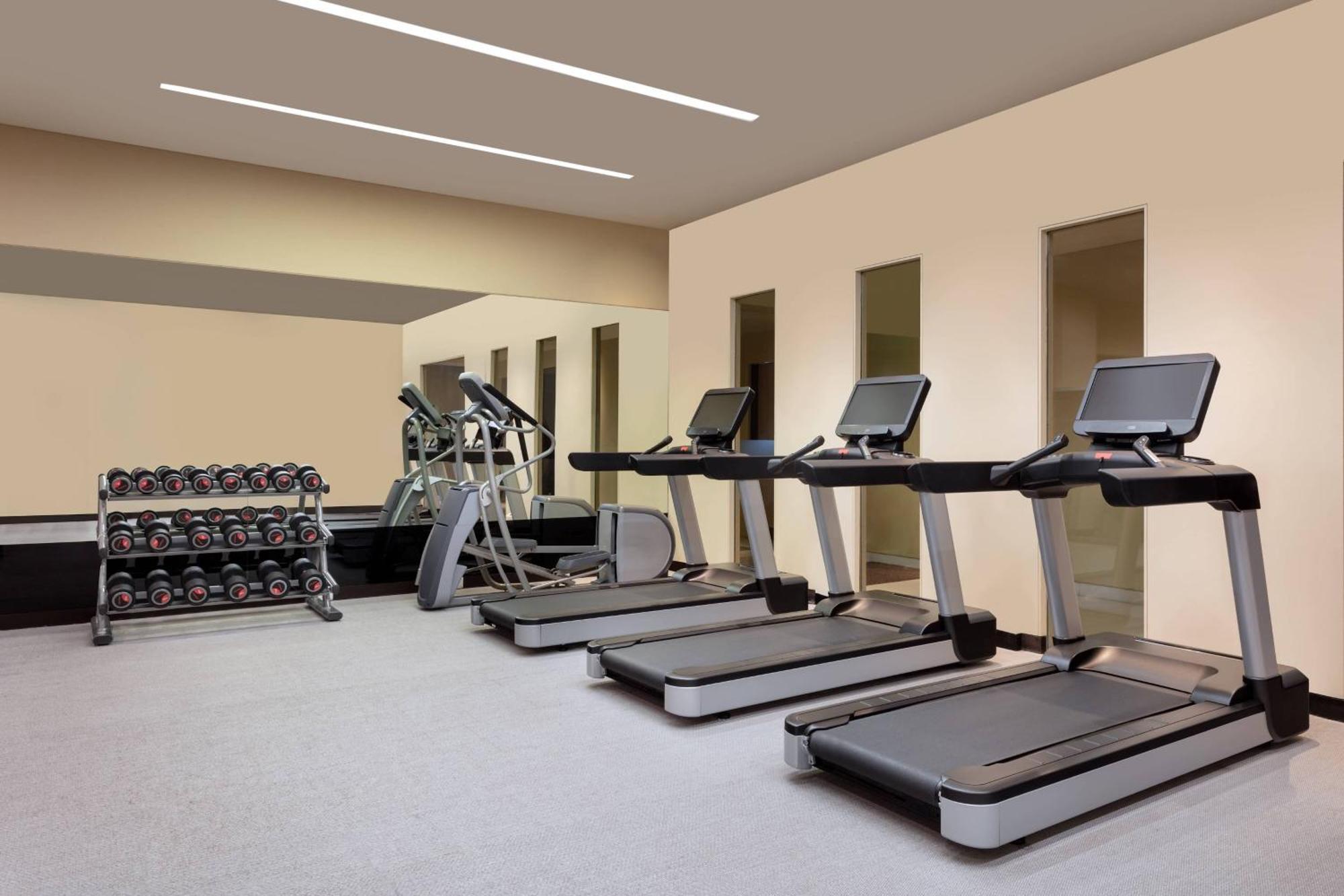 Surat Marriott Hotel מראה חיצוני תמונה