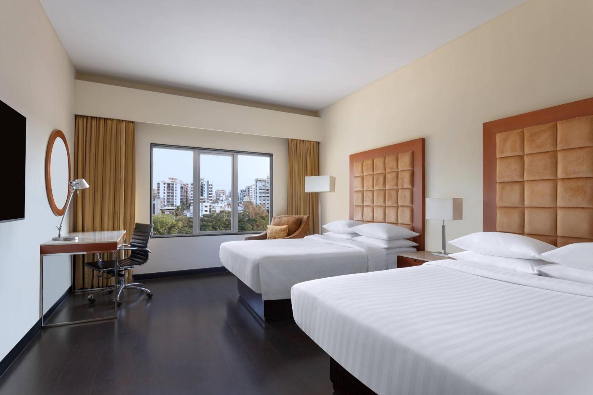 Surat Marriott Hotel מראה חיצוני תמונה