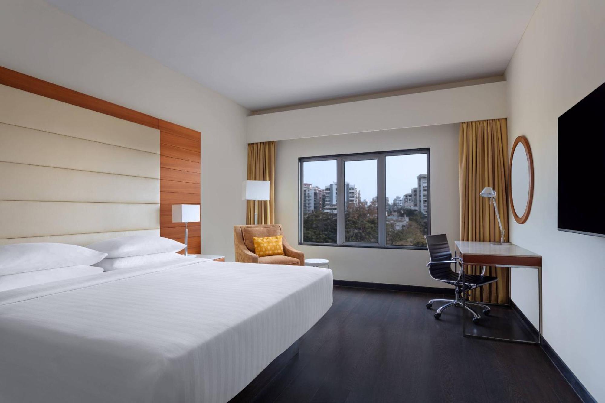 Surat Marriott Hotel מראה חיצוני תמונה
