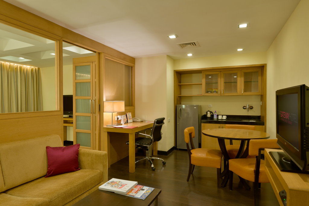 Surat Marriott Hotel מראה חיצוני תמונה
